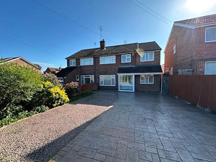 4 Bedroom Semi-Detached House To Rent In Edwin Road, Didcot, OX11
