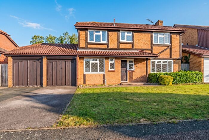 4 Bedroom Detached House For Sale In Eagles Road, Greenhithe, Kent, DA9