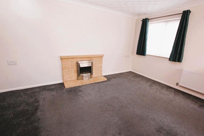 1 Bedroom Semi-Detached House For Sale In Chaffinch Close, Creekmoor, Poole, BH17 - Photo 2