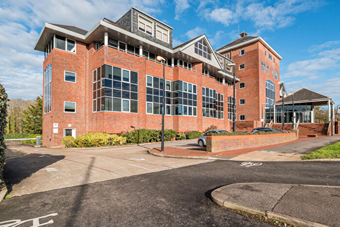 2 Bedroom Flat For Sale In Ladymead, Guildford, Surrey, GU1