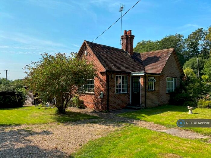 2 Bedroom Bungalow To Rent In Dell Road, Finchampstead, Wokingham, RG40