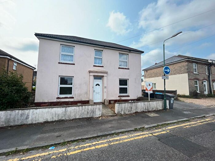 2 Bedroom Flat To Rent In Shelley Road, Bournemouth, BH1