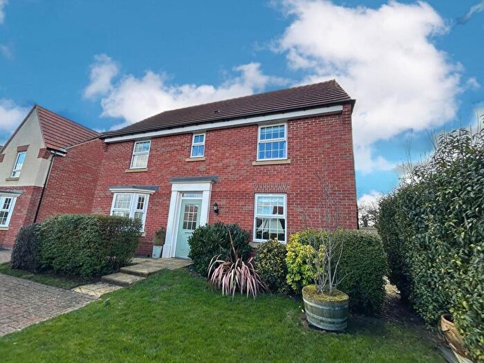 4 Bedroom House To Rent In Knight Close, DE13
