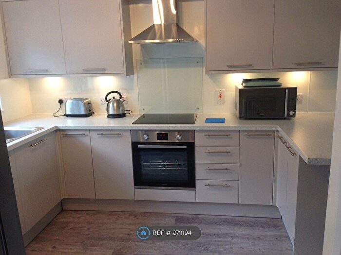 6 Bedroom Semi Detached House To Rent In Lynwood, Guildford, GU2