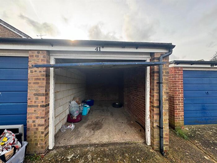 Garage / Parking To Rent In Towers Road, Upper Beeding, BN44