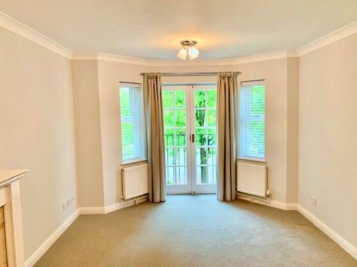 1 Bedroom Flat To Rent In Park Mansions, Stamford Brook Avenue, London, W6