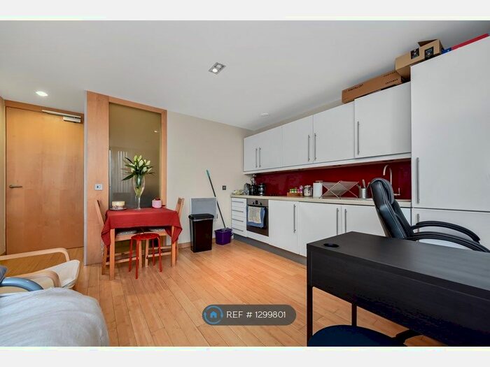 1 Bedroom Flat To Rent In Richmond Road, Kingston KT2