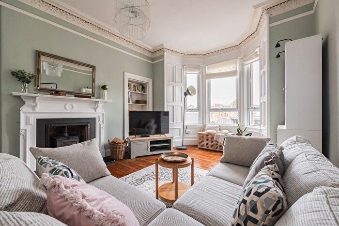 2 Bedroom Flat For Sale In / Morningside Road, Edinburgh, EH10