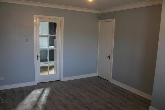 2 Bedroom Property To Rent In Glencoats Drive, Paisley, PA3