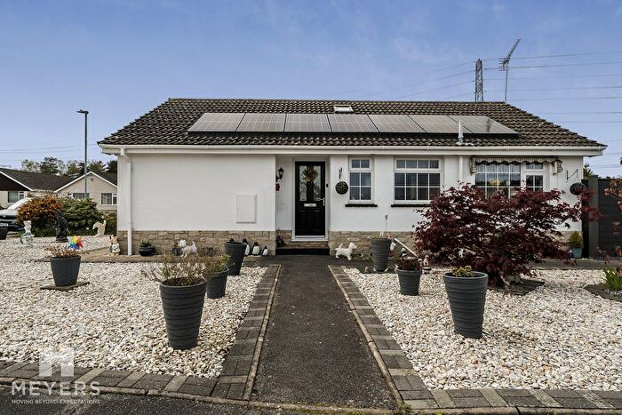 2 Bedroom Bungalow For Sale In Leeson Drive, Ferndown, BH22