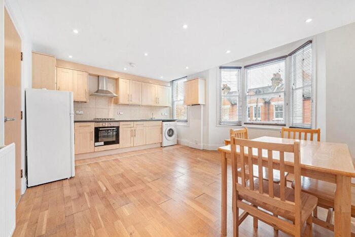 2 Bedroom Flat For Sale In Brading Road, SW2