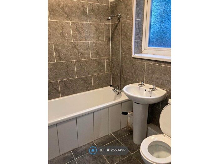 2 Bedroom Flat To Rent In St. Pauls Road, Jarrow, NE32