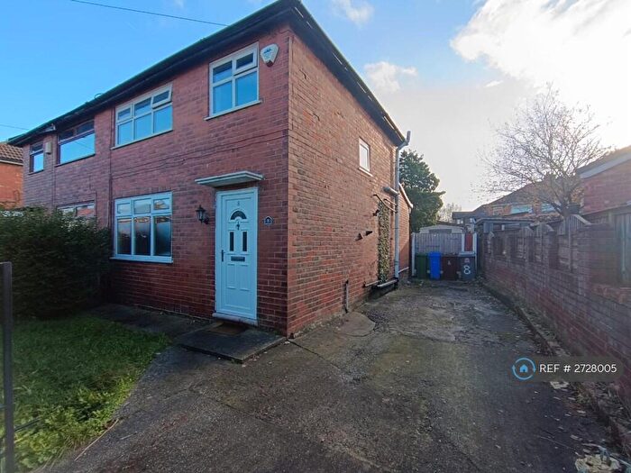 3 Bedroom Semi Detached House To Rent In Ashley Road, Droylsden, Manchester, M43