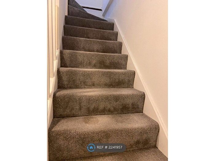 1 Bedroom Flat To Rent In Church Lane, London, SW17