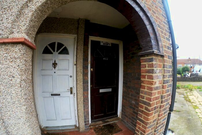 3 Bedroom End Of Terrace House To Rent In Coleman Road, Newham, E16