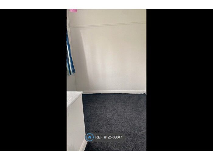 3 Bedroom Semi-Detached House To Rent In Moorcoft Dr, Manchester, M19