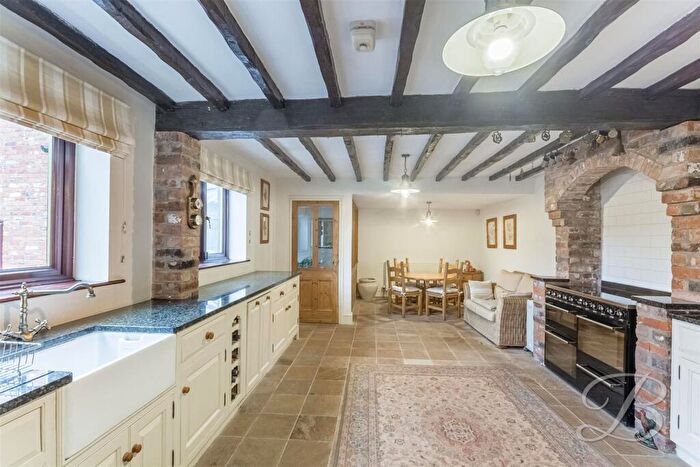 5 Bedroom Detached House For Sale In Main Street, Hayton, Retford, DN22