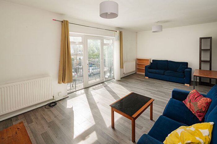 3 Bedroom Flat For Sale In Shenley Road, London, SE5