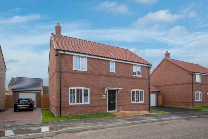 4 Bedroom Detached House For Sale In High Road, Weston, PE12