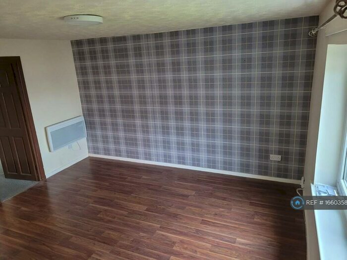 3 Bedroom Flat To Rent In Tarbolton Road, Cumbernauld, Glasgow, G67