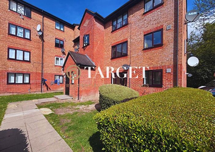 1 Bedroom Flat To Rent In Streamside Close, N9