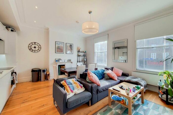 2 Bedroom Flat To Rent In Kennington Lane, Vauxhall, London, SE11