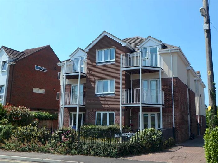 2 Bedroom Flat To Rent In Partridge Court, Whitefield Road, New Milton, BH25