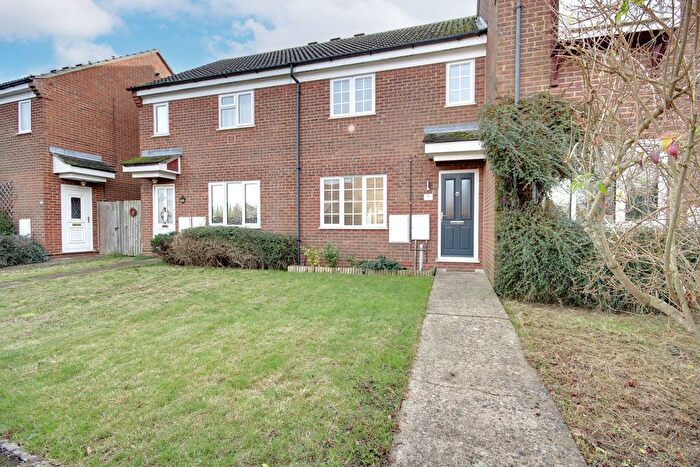 3 Bedroom Terraced House To Rent In Holmehill, Godmanchester, Cambridgeshire, PE29