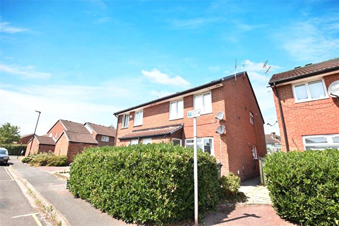 1 Bedroom Maisonette To Rent In Thatchers Way, Isleworth, TW7