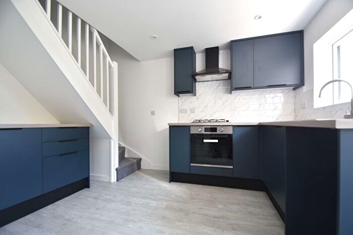 3 Bedroom Terraced House To Rent In High Street, Ryde, PO33