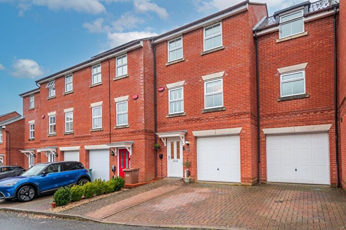 3 Bedroom Town House For Sale In Blanford Mews, Reigate, RH2