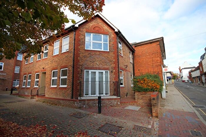 1 Bedroom Flat To Rent In Bridge Street, Leatherhead, KT22