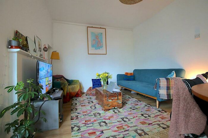 3 Bedroom Flat To Rent In Spelman Street, London, E1