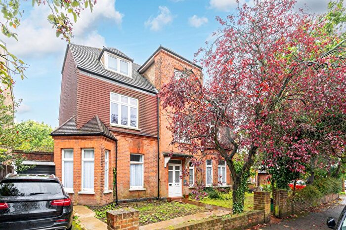 3 Bedroom Flat For Sale In Homefield Road, Bromley, BR1
