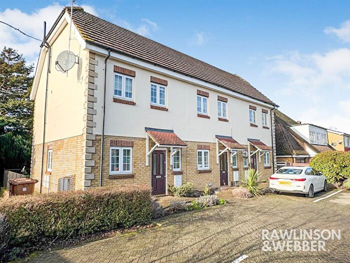 1 Bedroom Flat For Sale In Charlton Road, Shepperton, TW17