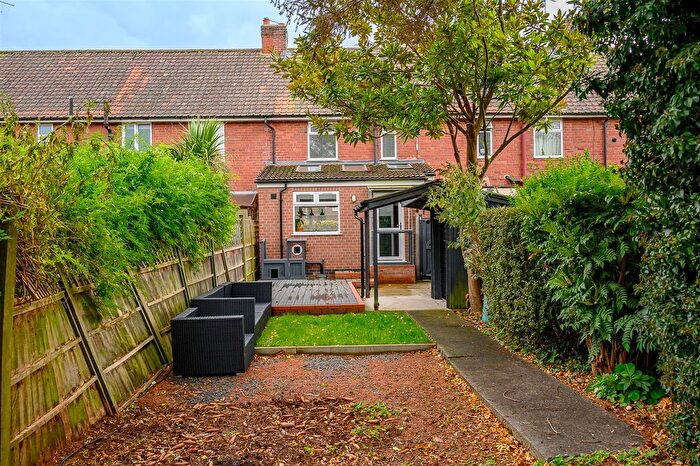 3 Bedroom Semi-detached House For Sale In Hamilton Drive East, York, YO24