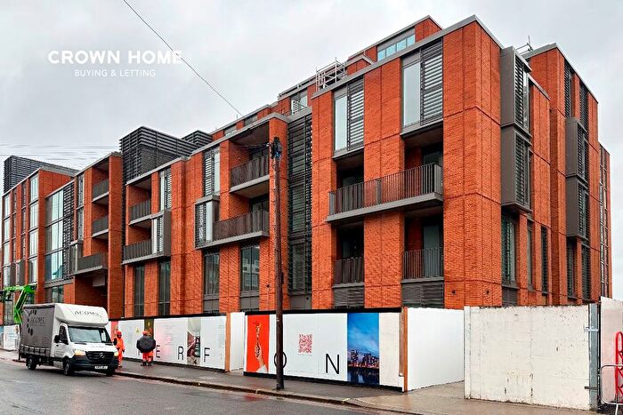 2 Bedroom Flat For Sale In Hurlingham Waterfront, Wandsworth Bridge Road, Fulham, SW6