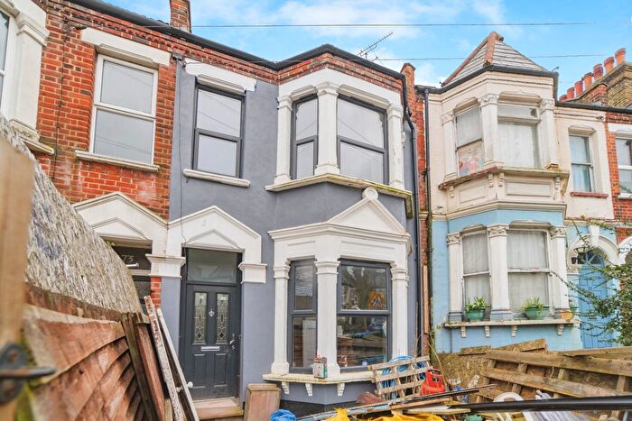 3 Bedroom Terraced House For Sale In Plum Lane, London, SE18