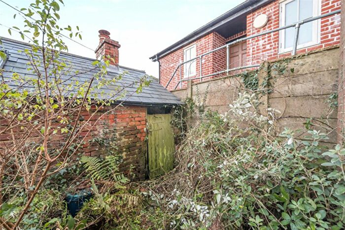 2 Bedroom End Of Terrace House For Sale In Lower Street, Haslemere, Surrey, GU27