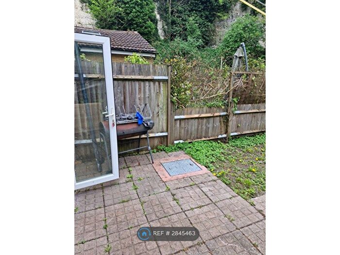 1 Bedroom Flat To Rent In Springfield Terrase, Chatham, ME4