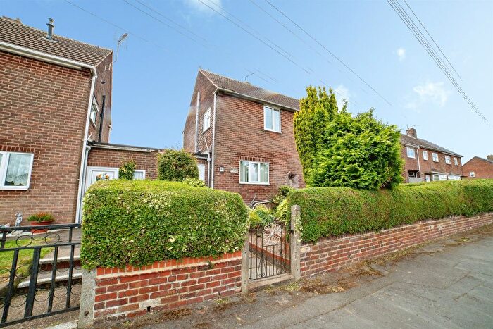 3 Bedroom Semi-Detached House For Sale In Willows Avenue, Alfreton, DE55