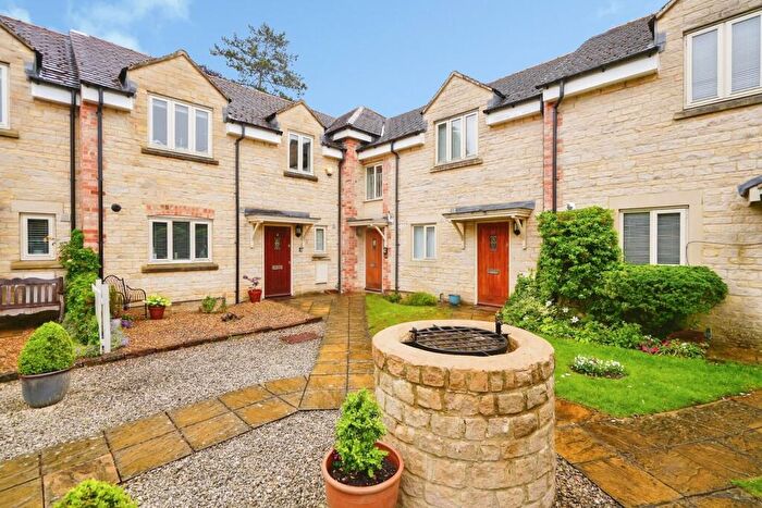 2 Bedroom Apartment For Sale In Garth Court, Bicester, OX26