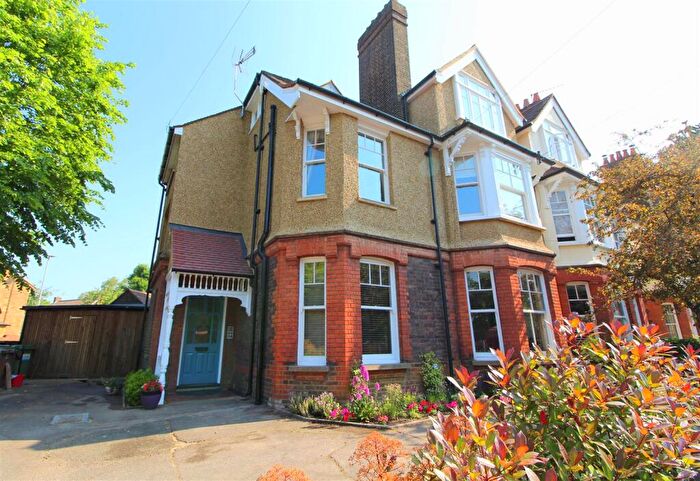 1 Bedroom Flat To Rent In Avenue Road, St. Albans, AL1