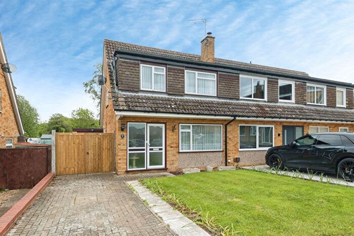 3 Bedroom Semi-detached House For Sale In Carlton Close, Newport Pagnell, MK16