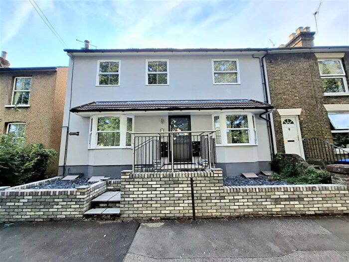 2 Bedroom Apartment To Rent In Cotterells, Hemel Hempstead, HP1