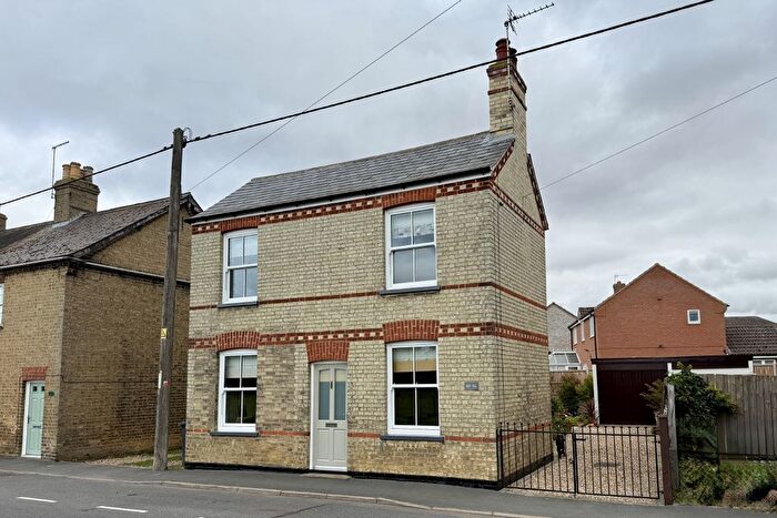3 Bedroom Detached House For Sale In High Street, Offord D'arcy, PE19