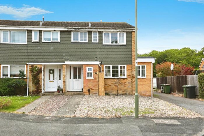 4 Bedroom End Of Terrace House For Sale In Meon Crescent, Chandler's Ford, Eastleigh, Hampshire, SO53