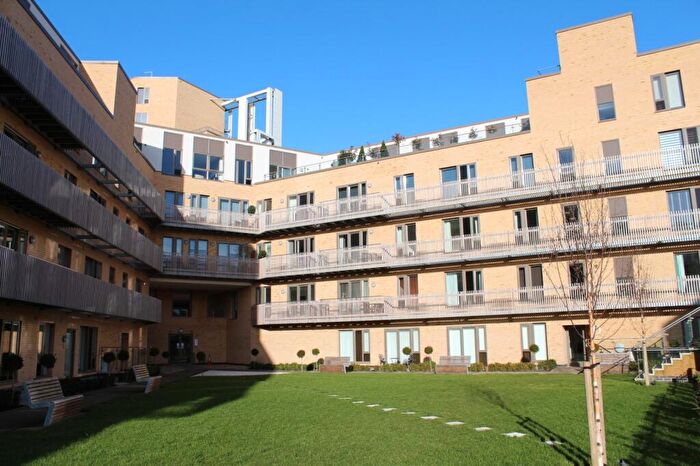 2 Bedroom Flat To Rent In Hills Road, Cambridge, CB2