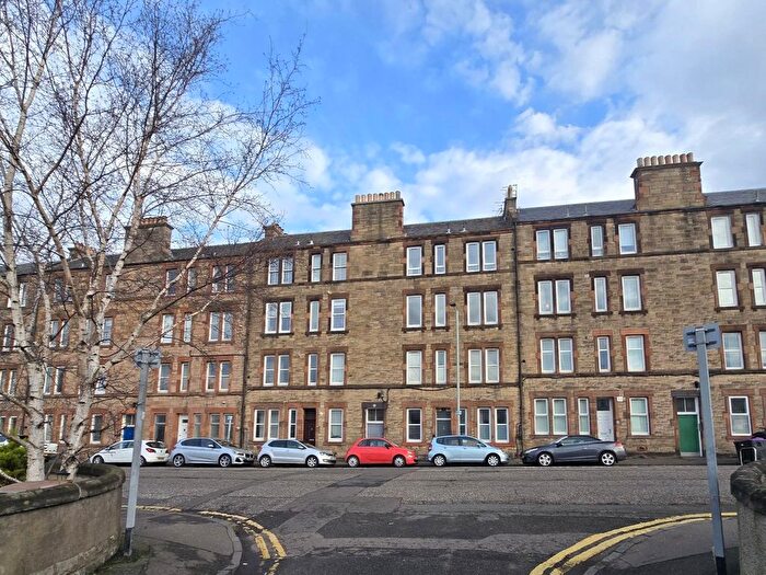 1 Bedroom Flat For Sale In / Logie Green Road, Edinburgh, Midlothian, EH7