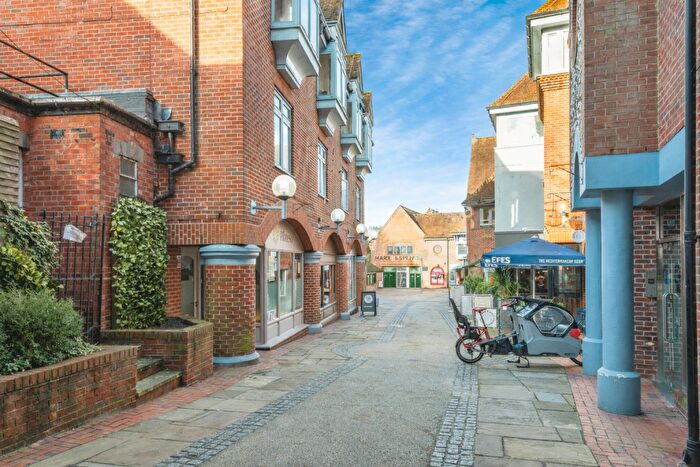 2 Bedroom Flat For Sale In St. Martins Walk, Dorking, RH4